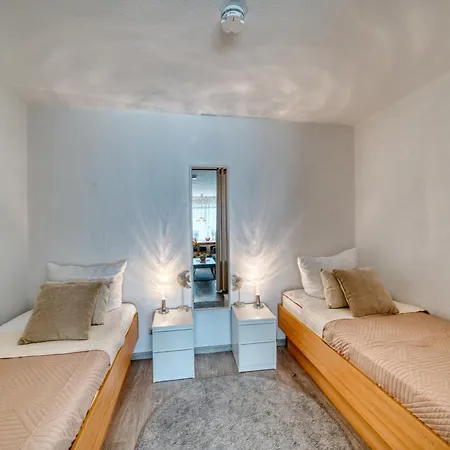 - Haus G, App 0g1301
